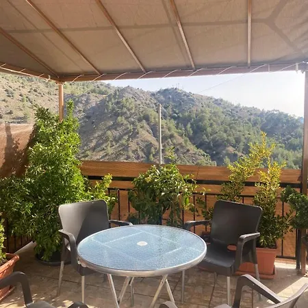 Apartment Cozy Country House With View